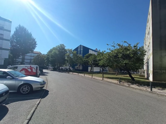 Apartamento T2 para Venda em Massamá e Monte Abraão Foto 12