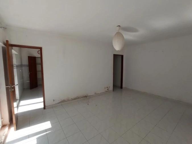Apartamento T2 para Venda em Massamá e Monte Abraão Foto 3