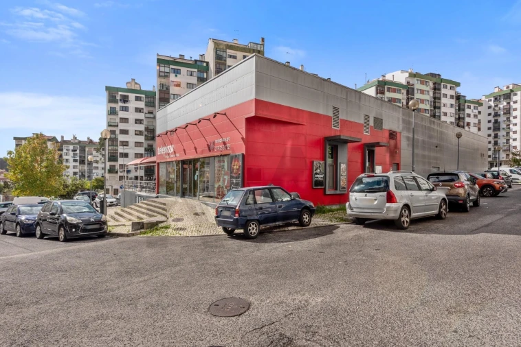 Apartamento T2 para Venda em Rio de Mouro Foto 22