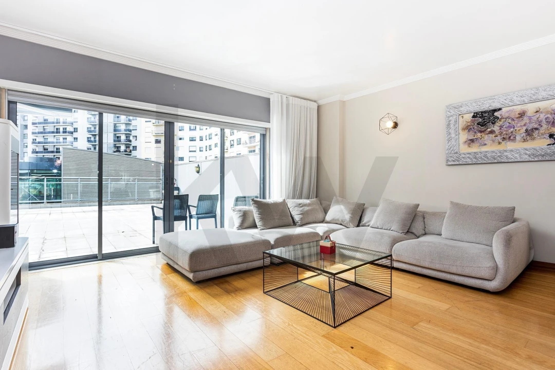 Apartamento T3 para Venda em Alvalade Foto 4