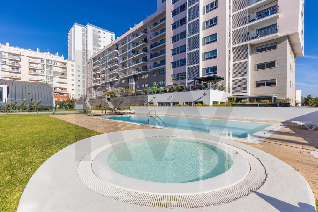 Apartamento T3 para Venda em Alvalade Foto 1