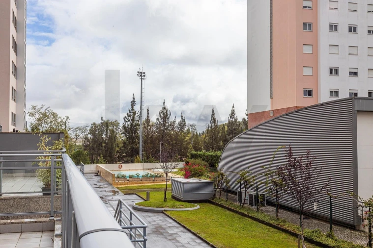 Apartamento T3 para Venda em Alvalade Foto 10