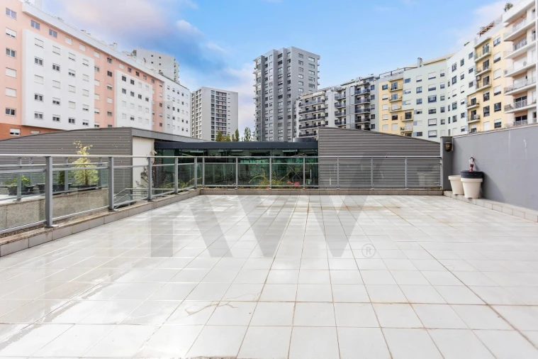 Apartamento T3 para Venda em Alvalade Foto 7