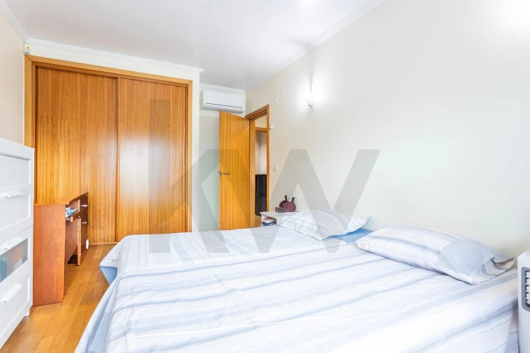 Apartamento T3 para Venda em Alvalade Foto 18