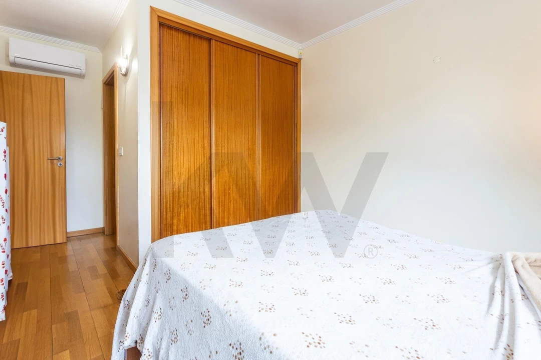 Apartamento T3 para Venda em Alvalade Foto 25