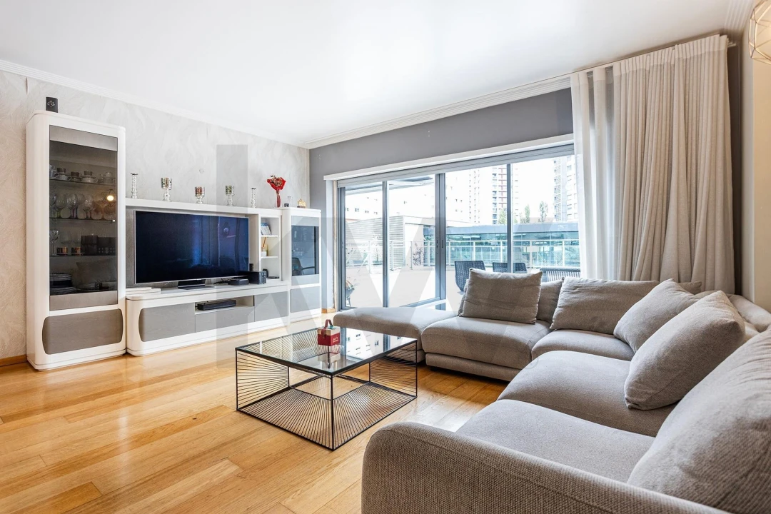 Apartamento T3 para Venda em Alvalade Foto 5