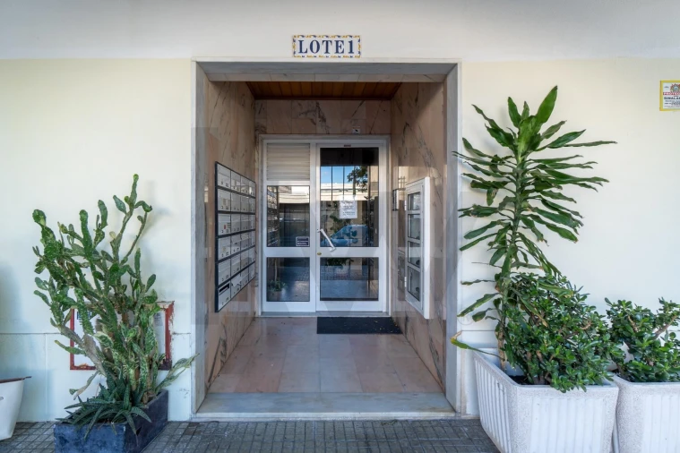 Apartamento T1 para Venda em Vila Real de Santo Antonio Foto 5