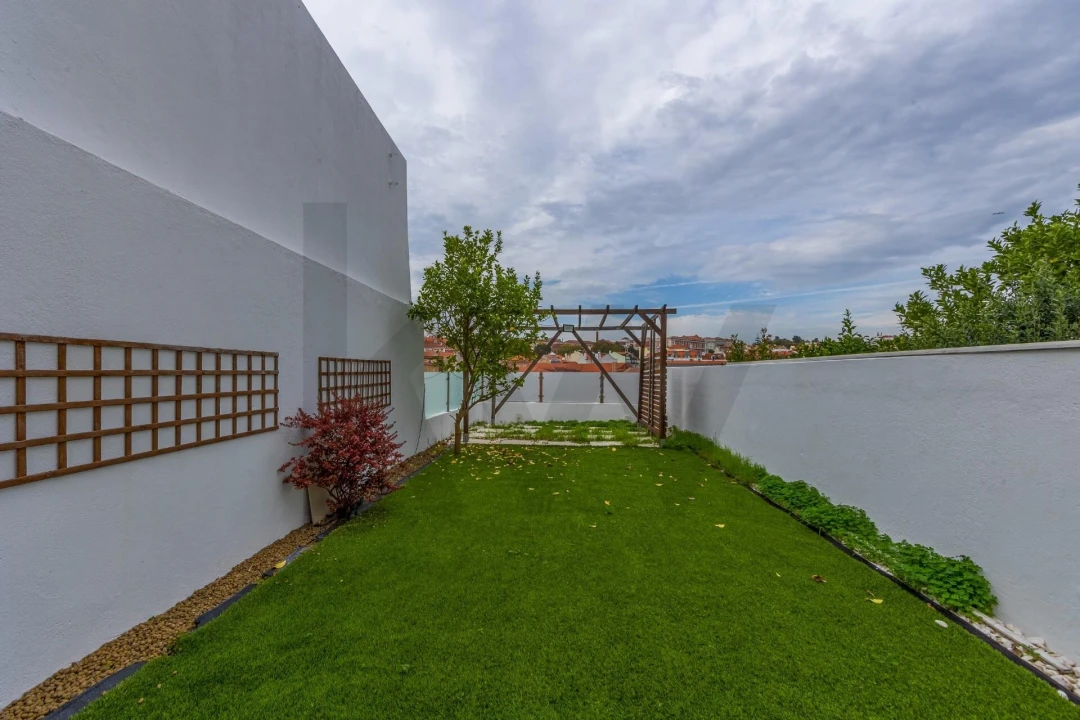 Apartamento T1 para Arrendamento em Santa Maria Maior Foto 16