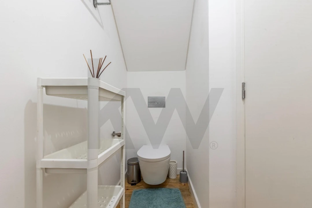 Apartamento T1 para Arrendamento em Santa Maria Maior Foto 9