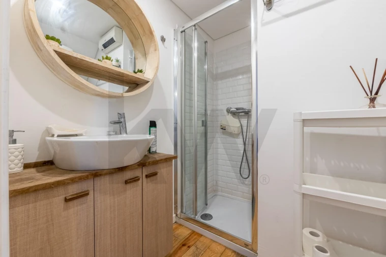 Apartamento T1 para Arrendamento em Santa Maria Maior Foto 8