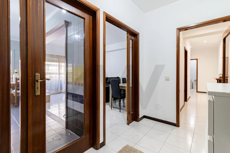 Apartamento T2 para Venda em Santa Maria de Lamas Foto 3