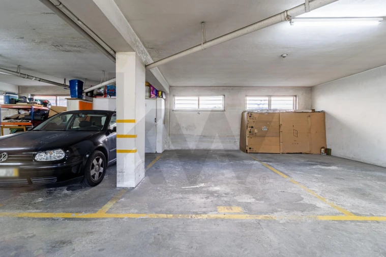 Apartamento T2 para Venda em Santa Maria de Lamas Foto 19