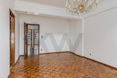 Apartamento T2 para Arrendamento em Areeiro