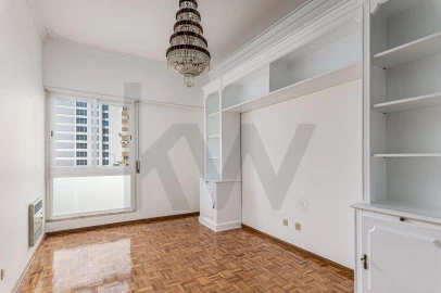Apartamento T2 para Arrendamento em Areeiro