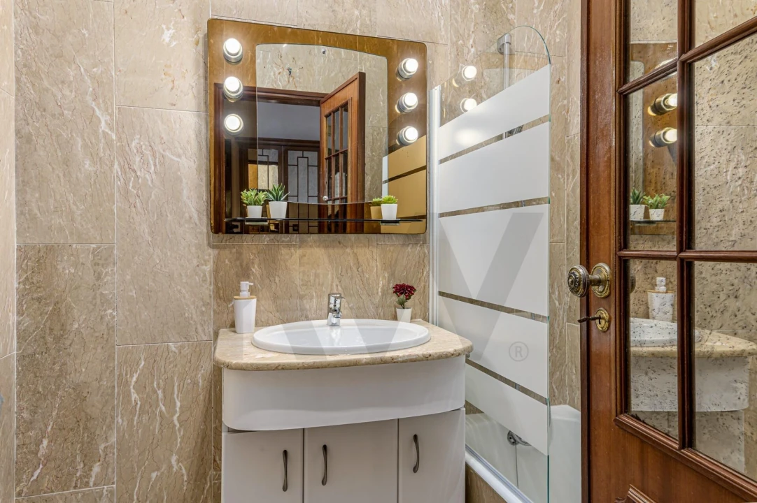 Apartamento T2 para Arrendamento em Areeiro Foto 23