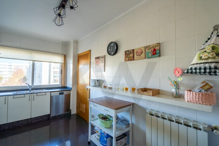 Apartamento T3 para Venda em Moreira Foto 3