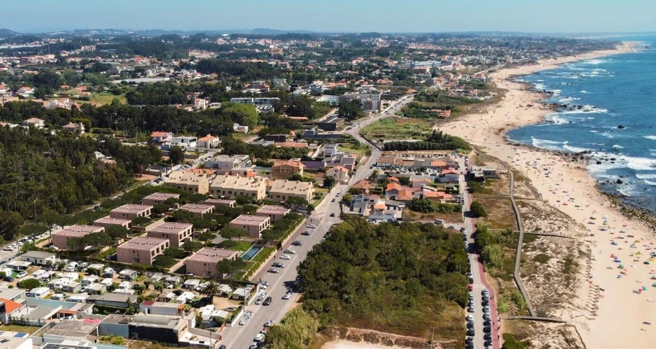 Moradia T4 para Venda em Madalena Foto 10