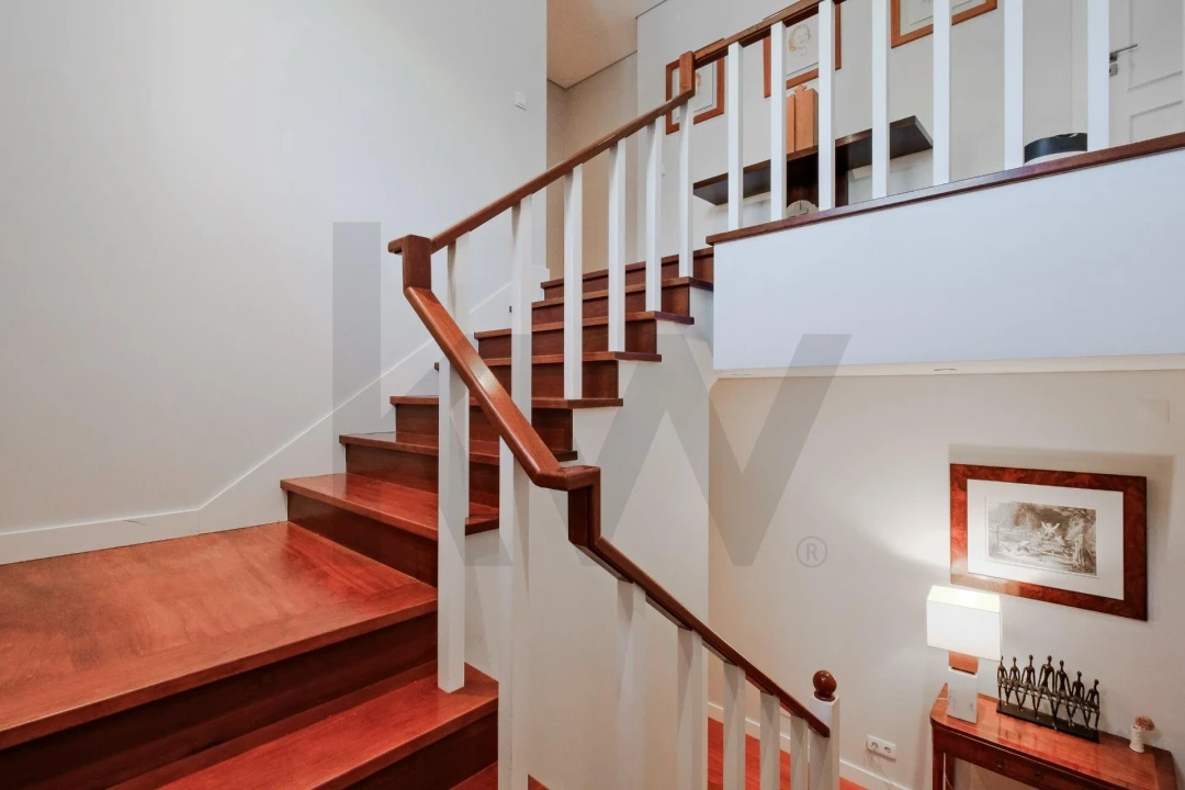 Moradia T5 para Venda em Alcabideche Foto 38