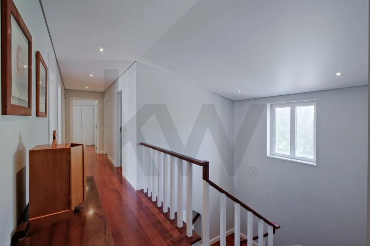 Moradia T5 para Venda em Alcabideche Foto 53