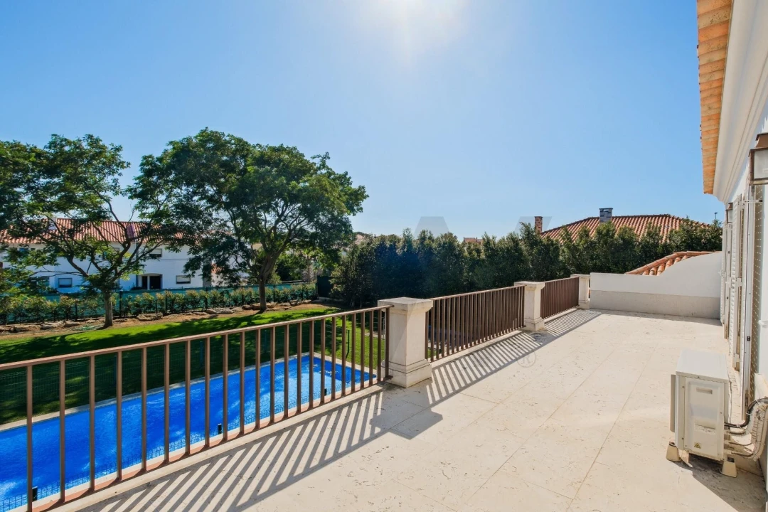 Moradia T5 para Venda em Alcabideche Foto 57