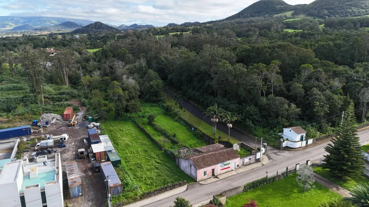 Terreno para Venda em Fenais da Luz Foto 20