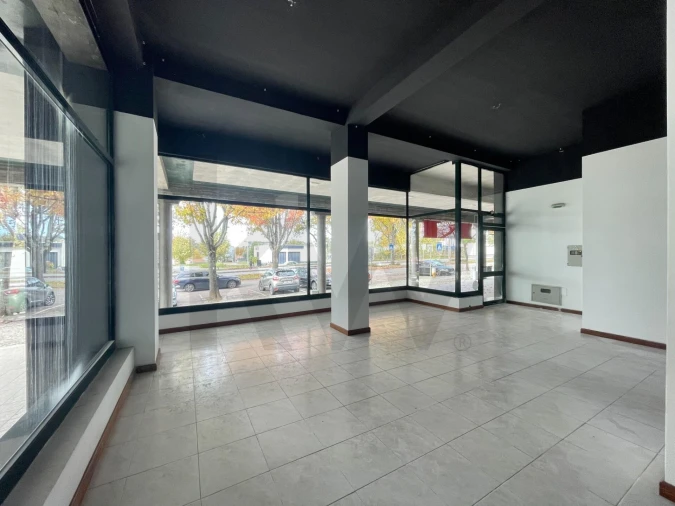 Loja para Venda em São João da Madeira Foto 17