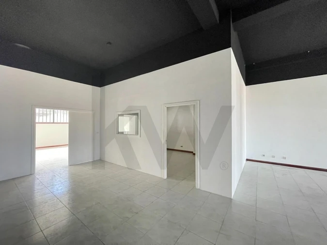 Loja para Venda em São João da Madeira Foto 13