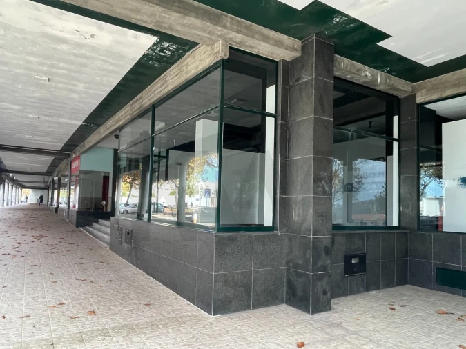 Loja para Venda em São João da Madeira Foto 2