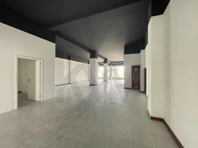 Loja para Venda em São João da Madeira Foto 11