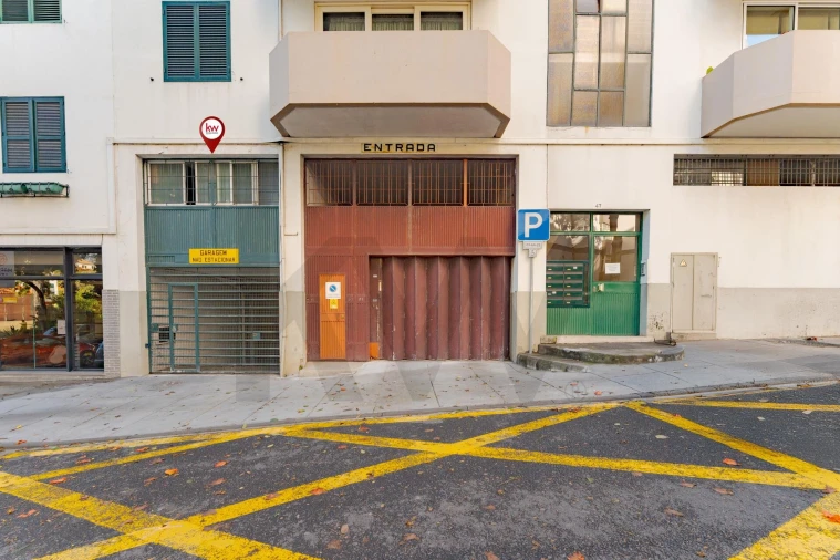 Loja para Venda em Funchal (São Pedro)