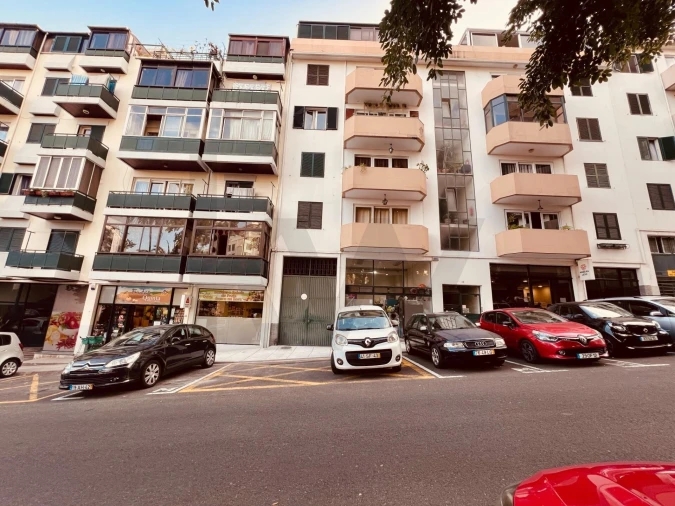 Loja para Venda em Funchal (São Pedro) Foto 14