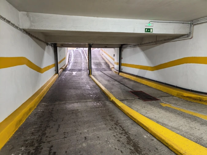 Garagem para Venda em Bonfim Foto 1