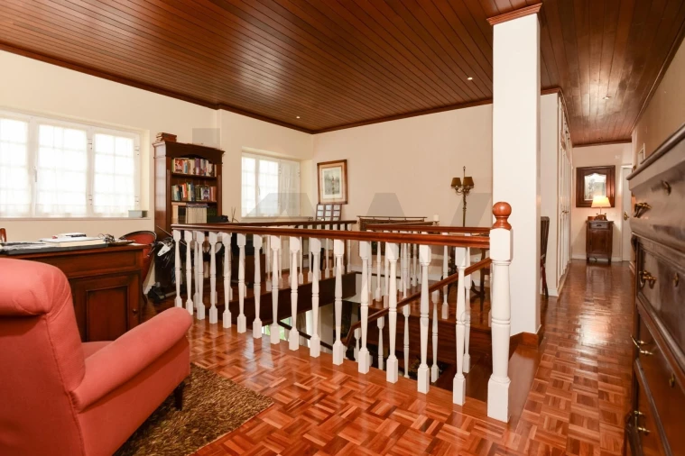 Moradia T5 para Venda em Algueirão-Mem Martins Foto 11