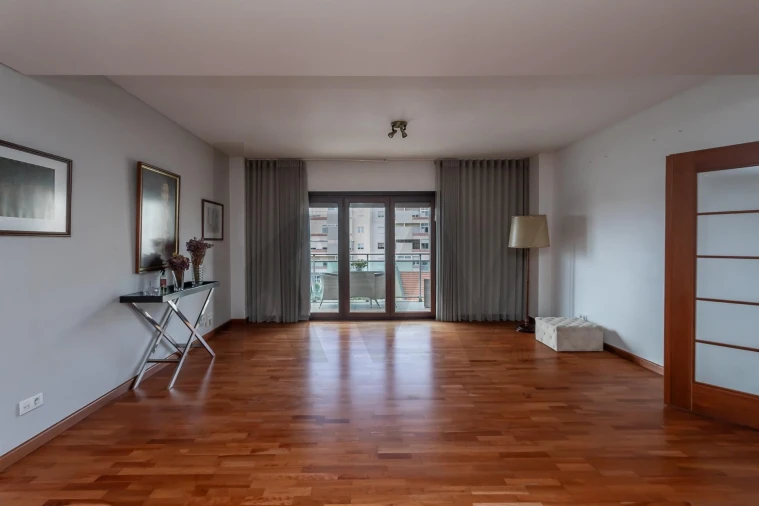 Apartamento T2 para Arrendamento em Odivelas Foto 5