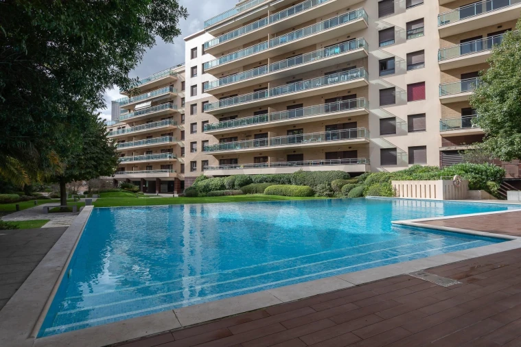 Apartamento T2 para Arrendamento em Odivelas Foto 36