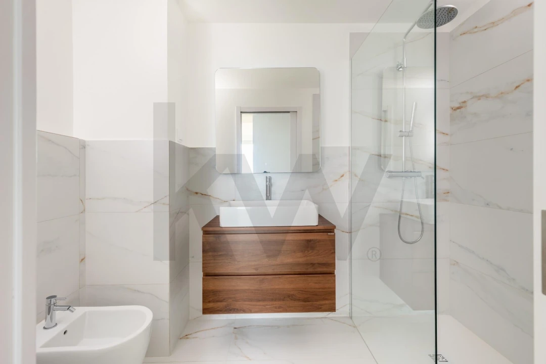 Apartamento T1 para Venda em Camara de Lobos Foto 17