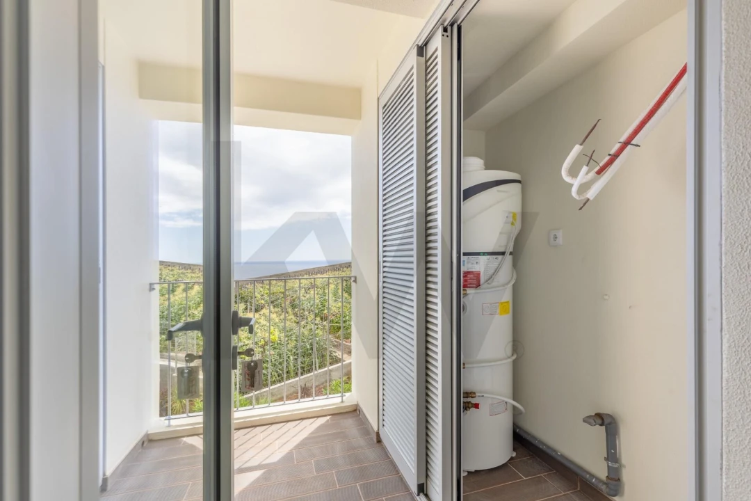 Apartamento T1 para Venda em Camara de Lobos Foto 10
