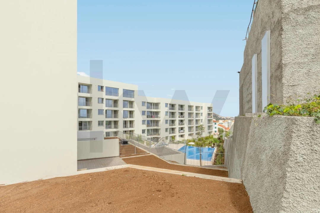 Apartamento T1 para Venda em Camara de Lobos Foto 21
