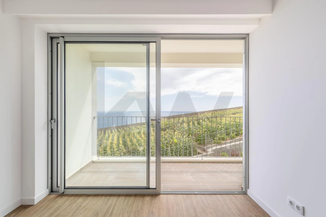 Apartamento T1 para Venda em Camara de Lobos Foto 7