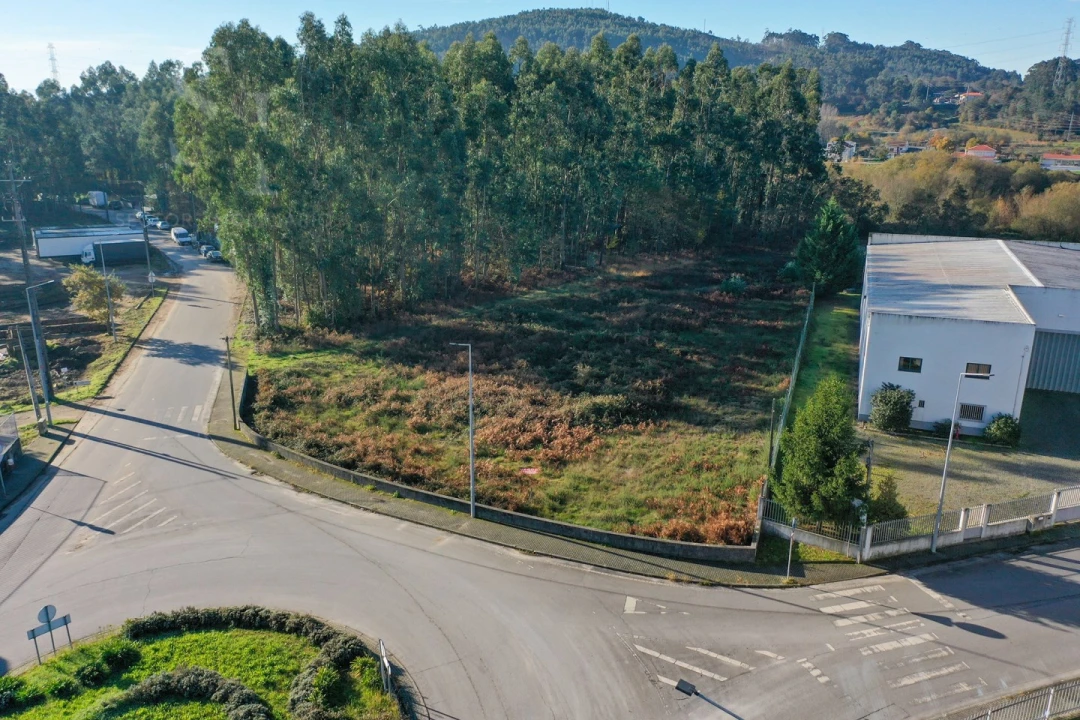 Terreno Comércio / Armazém para Venda em Vandoma Foto 5