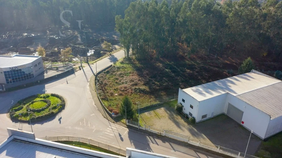 Terreno Comércio / Armazém para Venda em Vandoma Foto 9