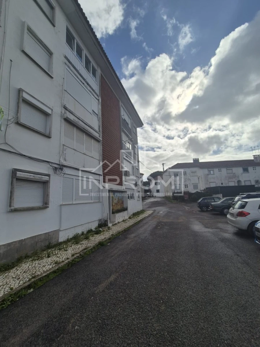 Apartamento T2 para Venda em Pontinha e Famões Foto 13