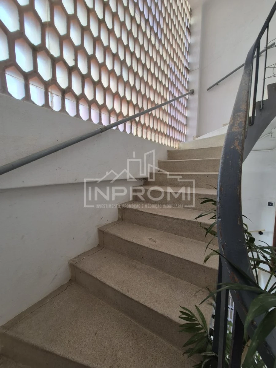 Apartamento T2 para Venda em Pontinha e Famões Foto 21