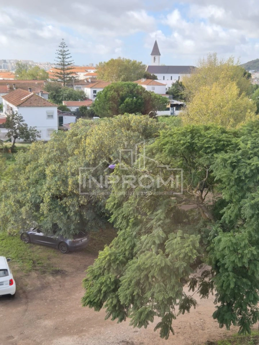Apartamento T2 para Venda em Pontinha e Famões Foto 24