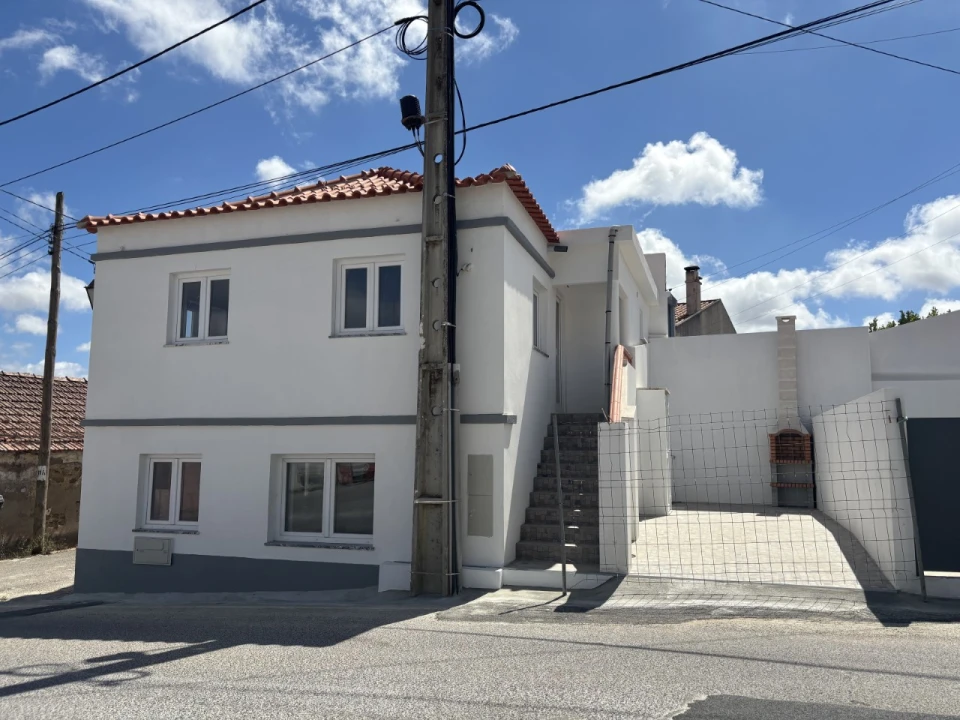 Moradia T3 para Venda em Miragaia e Marteleira Foto 2