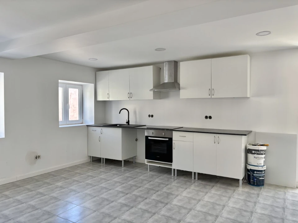 Moradia T3 para Venda em Miragaia e Marteleira Foto 3