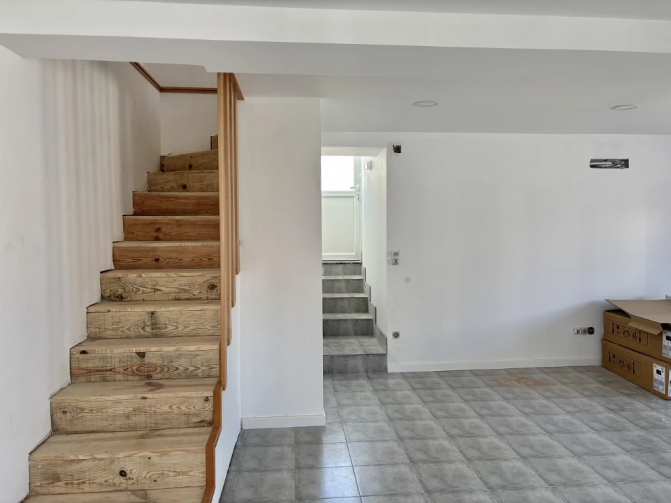 Moradia T3 para Venda em Miragaia e Marteleira Foto 6