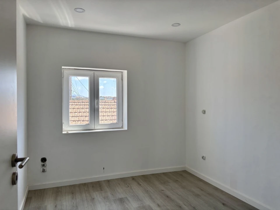 Moradia T3 para Venda em Miragaia e Marteleira Foto 12