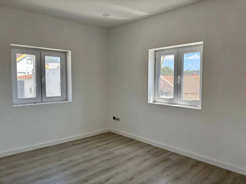 Moradia T3 para Venda em Miragaia e Marteleira Foto 14