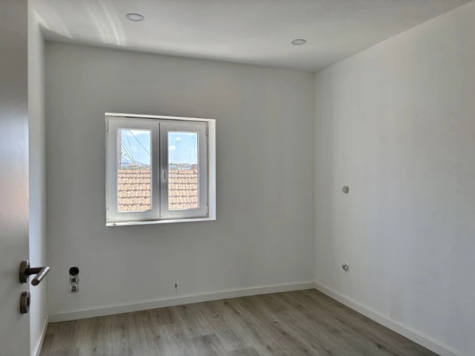 Moradia T3 para Venda em Miragaia e Marteleira Foto 12